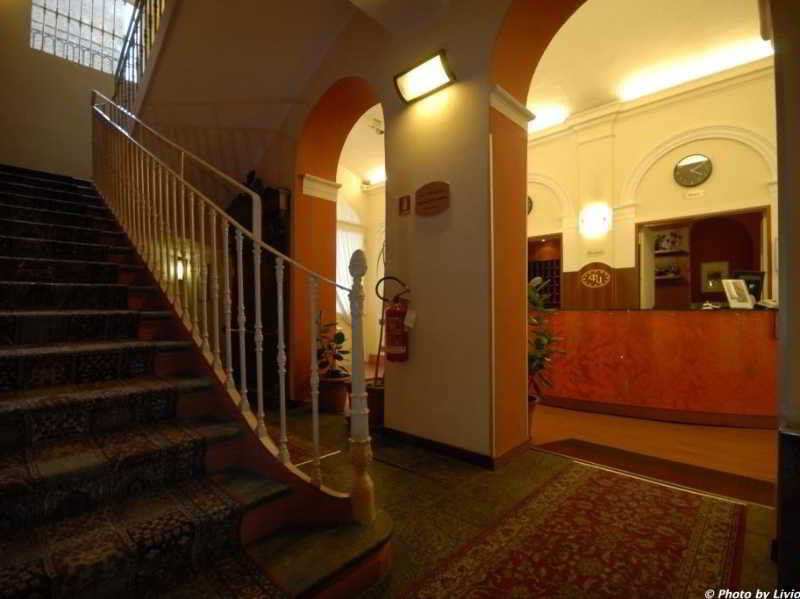 ホテル ウルバニ トリノ エクステリア 写真